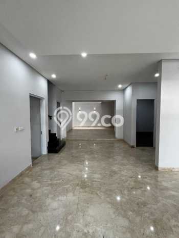Rumah 4 KT 4 KM Luas Tanah 180m², LB 400m² di Green Lake City, Jakarta Barat Rumah 4 KT 4 KM Luas Tanah 180m², LB 400m² di Green Lake City, Jakarta Barat