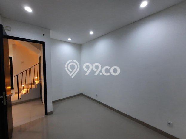 DIJUAL CEPAT! Rumah Gading Serpong, Tangerang, LT 72m² LB 142m² DIJUAL CEPAT! Rumah Gading Serpong, Tangerang, LT 72m² LB 142m²