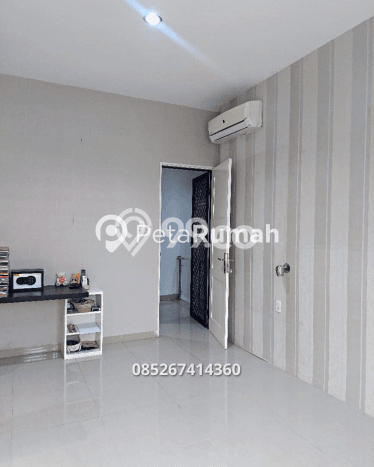 Rumah Strategis dengan Luas Tanah 120m² dan Luas Bangunan 160m² di Kawasan Medan Sunggal, Medan Rumah Strategis dengan Luas Tanah 120m² dan Luas Bangunan 160m² di Kawasan Medan Sunggal, Medan