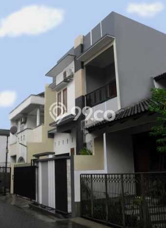 HOT PROPERTY! Rumah Premium di Semarang Tengah, LT 132m² LB 240m² HOT PROPERTY! Rumah Premium di Semarang Tengah, LT 132m² LB 240m²