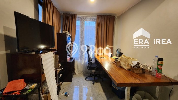 Lokasi strategis! Rumah siap huni disewakan di Jajar LB 300m2 Lokasi strategis! Rumah siap huni disewakan di Jajar LB 300m2