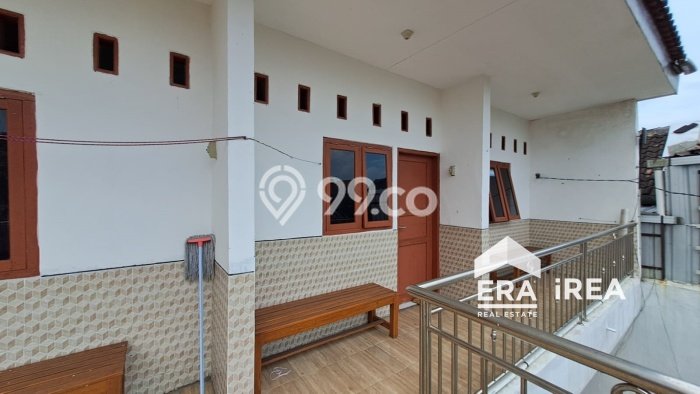 Rumah Kost untuk Dijual di Banyuanyar dengan 0 KT, 10 KM, Luas 290m2 Rumah Kost untuk Dijual di Banyuanyar dengan 0 KT, 10 KM, Luas 290m2
