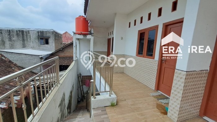 Rumah Kost untuk Dijual di Banyuanyar dengan 0 KT, 10 KM, Luas 290m2 Rumah Kost untuk Dijual di Banyuanyar dengan 0 KT, 10 KM, Luas 290m2