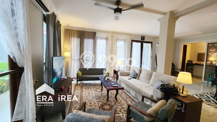 Lokasi strategis! Rumah siap huni disewakan di Jajar LB 300m2 Lokasi strategis! Rumah siap huni disewakan di Jajar LB 300m2