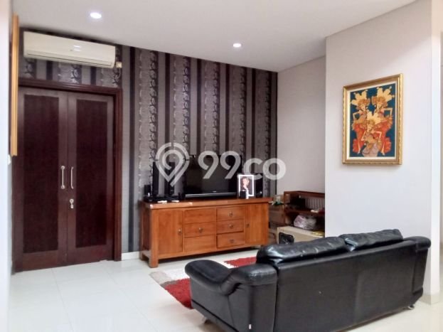 Dijual Rumah Luas Megah Dengan View Cantik di Meruya, Jakarta Barat Dijual Rumah Luas Megah Dengan View Cantik di Meruya, Jakarta Barat