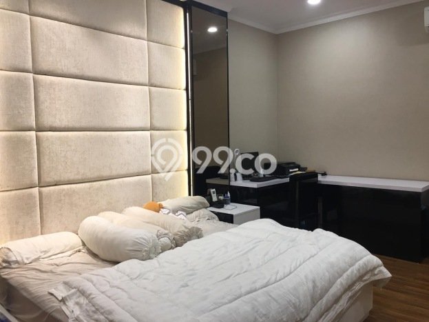 Rumah Elit Modern Tanpa Renovasi di Green Lake City Jakarta Barat Rumah Elit Modern Tanpa Renovasi di Green Lake City Jakarta Barat