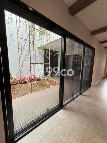 Ready to Use! Luxury House LT 300m2 Desain Modern di Pantai Indah Kapuk 2 Ready to Use! Luxury House LT 300m2 Desain Modern di Pantai Indah Kapuk 2
