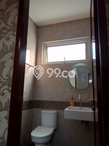 Dijual Rumah Luas Megah Dengan View Cantik di Meruya, Jakarta Barat Dijual Rumah Luas Megah Dengan View Cantik di Meruya, Jakarta Barat