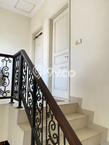 Rumah Mewah LB 239m2 Siap Pakai Desain Elegan di Green Lake City, Jakarta Barat Rumah Mewah LB 239m2 Siap Pakai Desain Elegan di Green Lake City, Jakarta Barat
