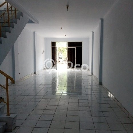 Ruko Dijual di Prime Area Jakarta Barat Luas 202m2 Ruko Dijual di Prime Area Jakarta Barat Luas 202m2