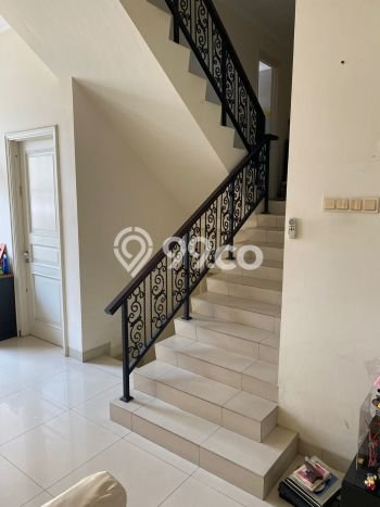Rumah Mewah LB 239m2 Siap Pakai Desain Elegan di Green Lake City, Jakarta Barat Rumah Mewah LB 239m2 Siap Pakai Desain Elegan di Green Lake City, Jakarta Barat