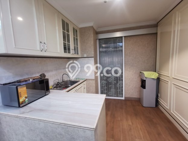 Apartemen Disewakan 3 Kamar Murah Siap Huni di Jakarta Barat, Luas 146m2 Apartemen Disewakan 3 Kamar Murah Siap Huni di Jakarta Barat, Luas 146m2