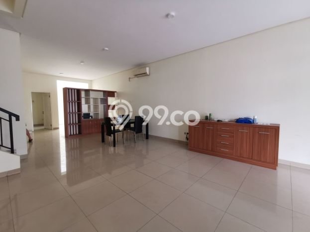 Disewakan Rumah Harga Terjangkau di Green Mansion Jakarta Barat dengan 4 KT Disewakan Rumah Harga Terjangkau di Green Mansion Jakarta Barat dengan 4 KT