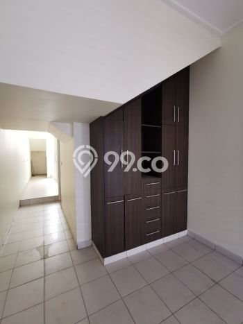 Disewakan Rumah Harga Terjangkau di Green Mansion Jakarta Barat dengan 4 KT Disewakan Rumah Harga Terjangkau di Green Mansion Jakarta Barat dengan 4 KT