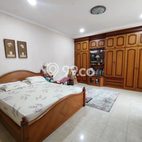 Dijual Rumah Luas Megah Dengan View Eksklusif di Puri Indah, Jakarta Barat Dijual Rumah Luas Megah Dengan View Eksklusif di Puri Indah, Jakarta Barat