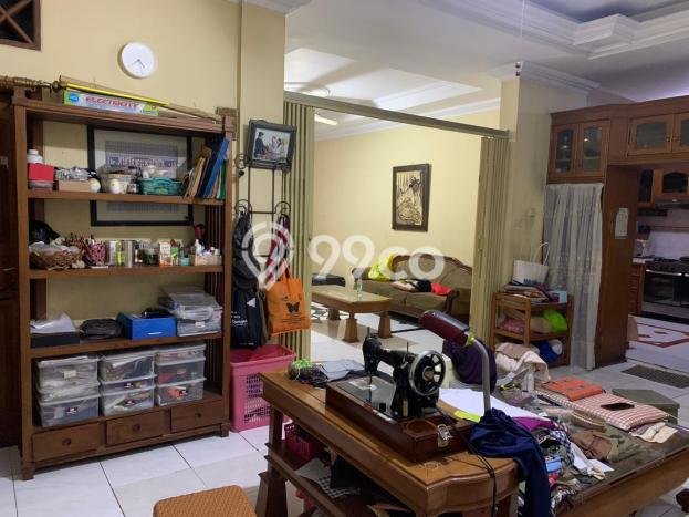Rumah Luxury Modern Tanpa Renovasi di Taman Meruya Jakarta Barat Rumah Luxury Modern Tanpa Renovasi di Taman Meruya Jakarta Barat