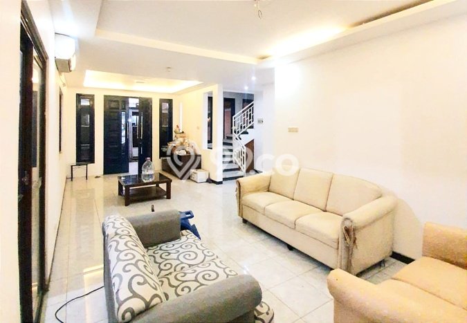 Jual Rumah Luas Elegan Dengan View Cantik di Srengseng, Jakarta Barat Jual Rumah Luas Elegan Dengan View Cantik di Srengseng, Jakarta Barat