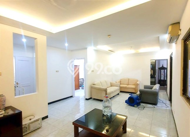 Jual Rumah Luas Elegan Dengan View Cantik di Srengseng, Jakarta Barat Jual Rumah Luas Elegan Dengan View Cantik di Srengseng, Jakarta Barat