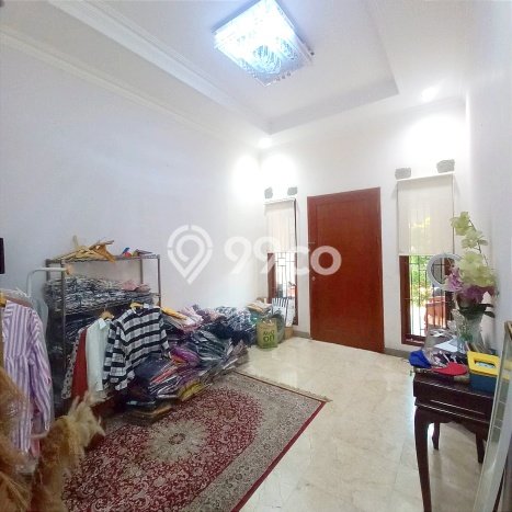 Hunian Mewah Dijual LT 161m2 di Kebon Jeruk, Jakarta Barat Hunian Mewah Dijual LT 161m2 di Kebon Jeruk, Jakarta Barat