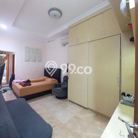Hunian Mewah Dijual LT 161m2 di Kebon Jeruk, Jakarta Barat Hunian Mewah Dijual LT 161m2 di Kebon Jeruk, Jakarta Barat