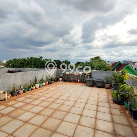 Ruko Dijual di Jakarta Barat LT 77m2 & LB 150m2 Lokasi Terbaik! Ruko Dijual di Jakarta Barat LT 77m2 & LB 150m2 Lokasi Terbaik!
