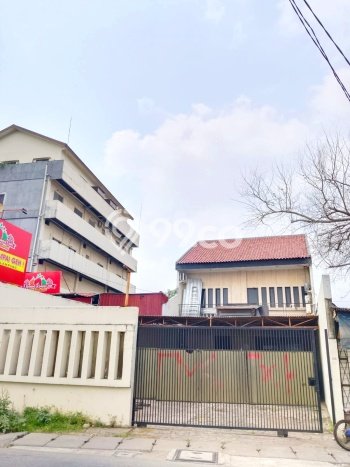 Hunian Mewah LB 115m2 Siap Huni Desain Elegan di Srengseng, Jakarta Barat Hunian Mewah LB 115m2 Siap Huni Desain Elegan di Srengseng, Jakarta Barat