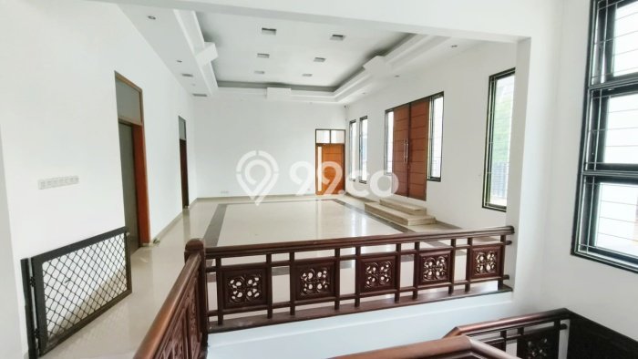 Hunian Mewah LB 500m2 Siap Huni Desain Elegan di Tanjung Duren, Jakarta Barat Hunian Mewah LB 500m2 Siap Huni Desain Elegan di Tanjung Duren, Jakarta Barat