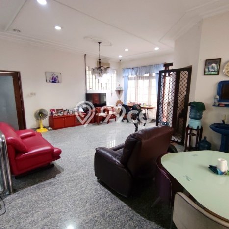For Sale! Luxury House LT 240m2 Desain Elegan di Taman Meruya For Sale! Luxury House LT 240m2 Desain Elegan di Taman Meruya