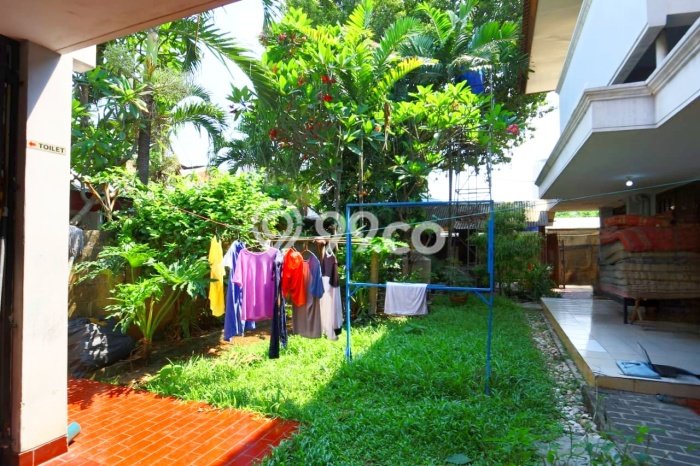 Siap Huni Rumah Mewah 15 Kamar di Kebon Jeruk Dekat ke Mana Saja Siap Huni Rumah Mewah 15 Kamar di Kebon Jeruk Dekat ke Mana Saja