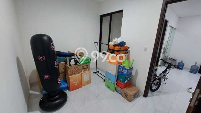 For Sale Rumah 4 Kamar Lokasi Ideal Bagus dan Strategis di Sindang Jaya For Sale Rumah 4 Kamar Lokasi Ideal Bagus dan Strategis di Sindang Jaya