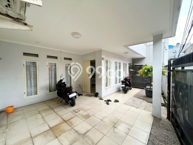 Siap Huni Rumah Mewah 5 Kamar di Palmerah Dekat ke Mana Pun Siap Huni Rumah Mewah 5 Kamar di Palmerah Dekat ke Mana Pun