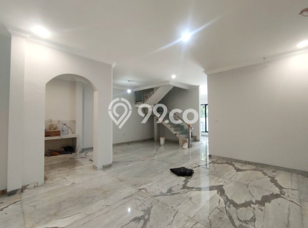 Rumah Mewah LB 230m2 Siap Huni Desain Elegan di Green garden, Jakarta Barat Rumah Mewah LB 230m2 Siap Huni Desain Elegan di Green garden, Jakarta Barat