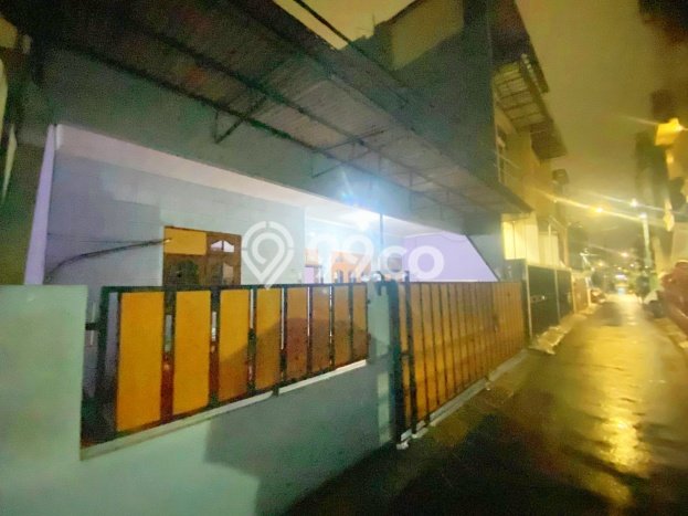 For Sale Hunian Rumah Terawat 3 Kamar di Tanjung Duren, Jakarta Barat For Sale Hunian Rumah Terawat 3 Kamar di Tanjung Duren, Jakarta Barat