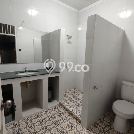 Rumah Mewah LB 425m2 Siap Huni Desain Elegan di Intercon, Jakarta Barat Rumah Mewah LB 425m2 Siap Huni Desain Elegan di Intercon, Jakarta Barat