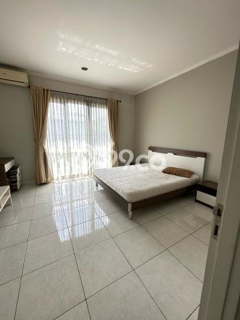 Hunian Elit LB 185m2 Siap Pakai Desain Elegan di BSD, Tangerang Hunian Elit LB 185m2 Siap Pakai Desain Elegan di BSD, Tangerang