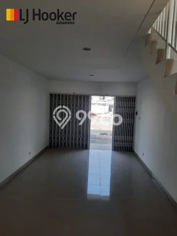 Disewakan Ruko di Kawasan Ramai Jababeka Luas 80m2 Disewakan Ruko di Kawasan Ramai Jababeka Luas 80m2