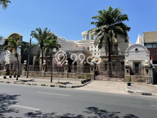 Rumah Elit Modern Tanpa Renovasi di Dharma Husada Surabaya Rumah Elit Modern Tanpa Renovasi di Dharma Husada Surabaya