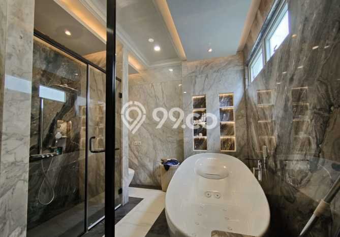 Ready to Use! Premium House LT 486m2 Desain Elegan di Pantai Indah Kapuk Ready to Use! Premium House LT 486m2 Desain Elegan di Pantai Indah Kapuk