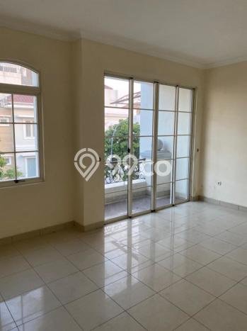 HARGA SPECIAL! Rumah Strategis di Pantai Indah Kapuk, LT 144m² LB 227m² HARGA SPECIAL! Rumah Strategis di Pantai Indah Kapuk, LT 144m² LB 227m²