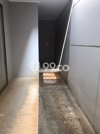 Ready to Use! Luxury House LT 160m2 Desain Elegan di Pantai Indah Kapuk Ready to Use! Luxury House LT 160m2 Desain Elegan di Pantai Indah Kapuk