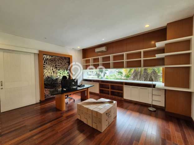 Dijual Rumah Luas Elegan Dengan View Eksklusif di Pantai Indah Kapuk, Jakarta Utara Dijual Rumah Luas Elegan Dengan View Eksklusif di Pantai Indah Kapuk, Jakarta Utara