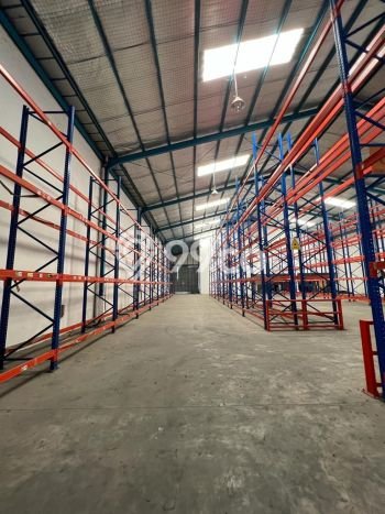 Jual Gudang Area Bisnis Kawasan Cikarang, Luas 2200m², Jalan Raya Jual Gudang Area Bisnis Kawasan Cikarang, Luas 2200m², Jalan Raya