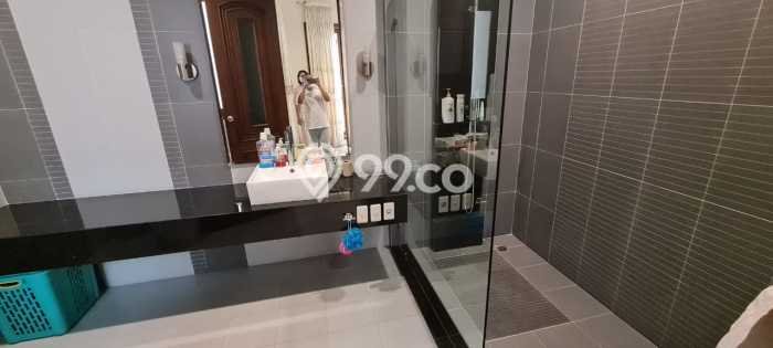 Rumah Mewah LB 840m2 Siap Huni Desain Elegan di Pluit, Jakarta Utara Rumah Mewah LB 840m2 Siap Huni Desain Elegan di Pluit, Jakarta Utara