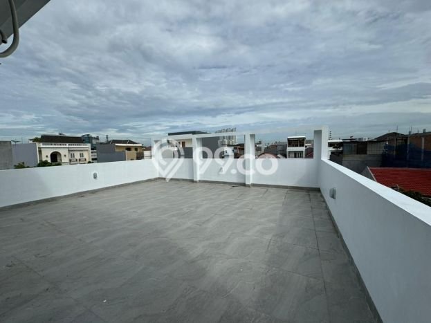 Rumah Luxury Modern Tanpa Renovasi di Pluit Jakarta Utara Rumah Luxury Modern Tanpa Renovasi di Pluit Jakarta Utara