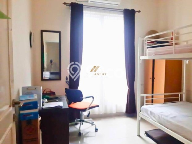 Rumah Modern 5 KT LT 144m2 di Lawanggintung Rumah Modern 5 KT LT 144m2 di Lawanggintung