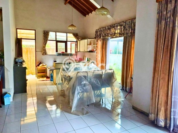 Vila di Cipanas, Area 500m2m², Akses ke transportasi umum Vila di Cipanas, Area 500m2m², Akses ke transportasi umum
