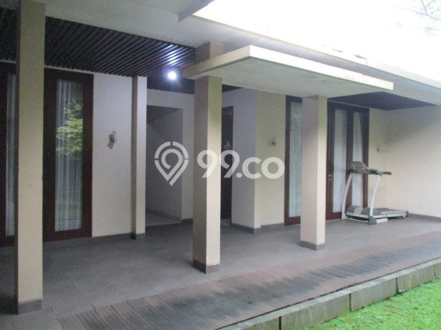 For Sale! Luxury House LT 350m2 Desain Modern di Tanah Sareal For Sale! Luxury House LT 350m2 Desain Modern di Tanah Sareal