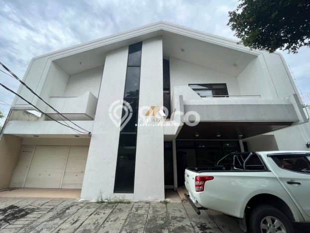 Jual Rumah Mewah Megah Dengan View Eksklusif di Kemang, Jakarta Selatan Jual Rumah Mewah Megah Dengan View Eksklusif di Kemang, Jakarta Selatan