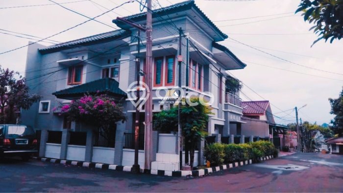 Dijual Rumah Mewah Elegan Dengan View Eksklusif di Tegal Gundil, Bogor Dijual Rumah Mewah Elegan Dengan View Eksklusif di Tegal Gundil, Bogor