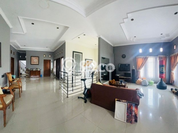 Dijual Rumah Mewah Elegan Dengan View Eksklusif di Tegal Gundil, Bogor Dijual Rumah Mewah Elegan Dengan View Eksklusif di Tegal Gundil, Bogor
